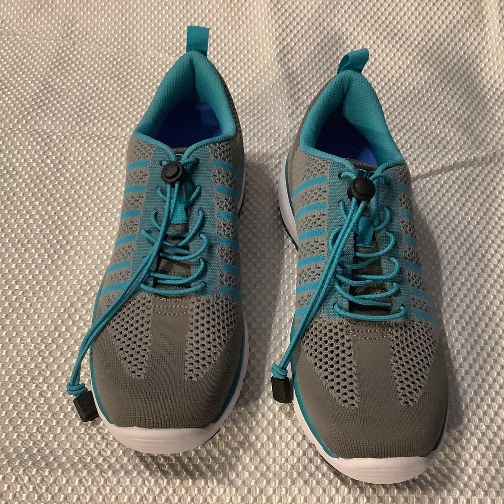 Women’s APEX A7000W Ocean/Gray Sneakers Size 8.5 Medium NWOT